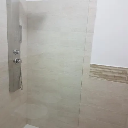 Giuchry Apartamento *