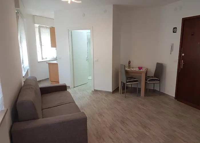 公寓 Giuchry 梅拉诺